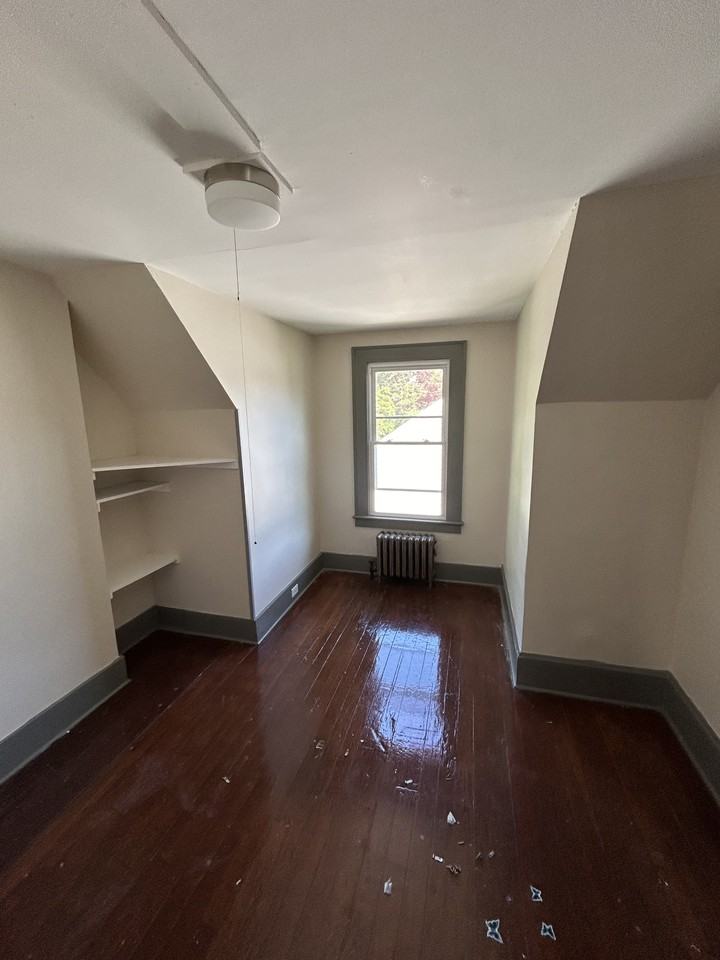 139 Mckinley Avenue #C - Photo 3 of 7