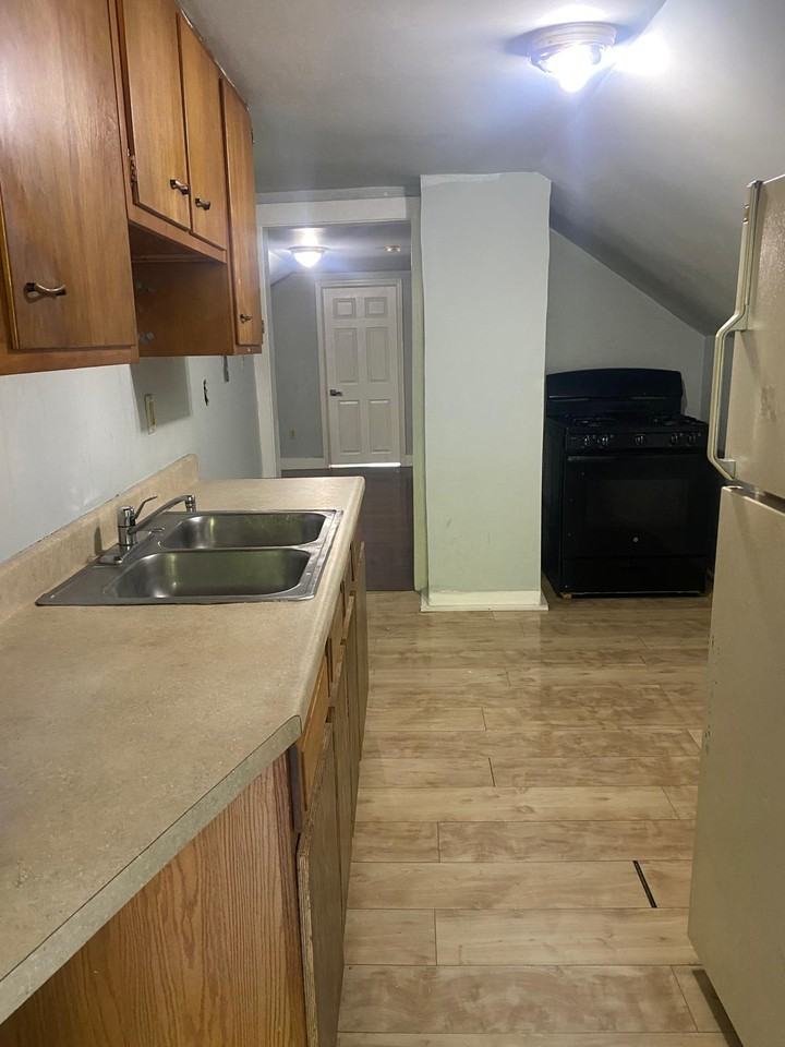 1132 Wolf St #4 - Photo 7 of 14