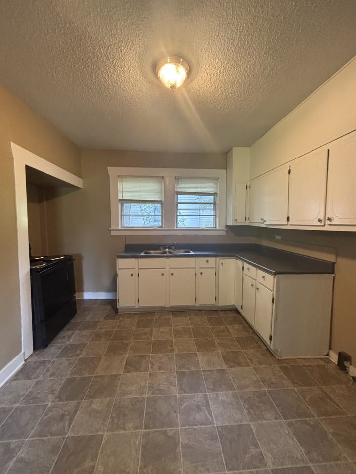 538 Gulfport Street #1 - Photo 6 of 7