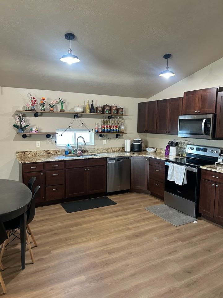 450 Montana Street #A - Photo 4 of 6