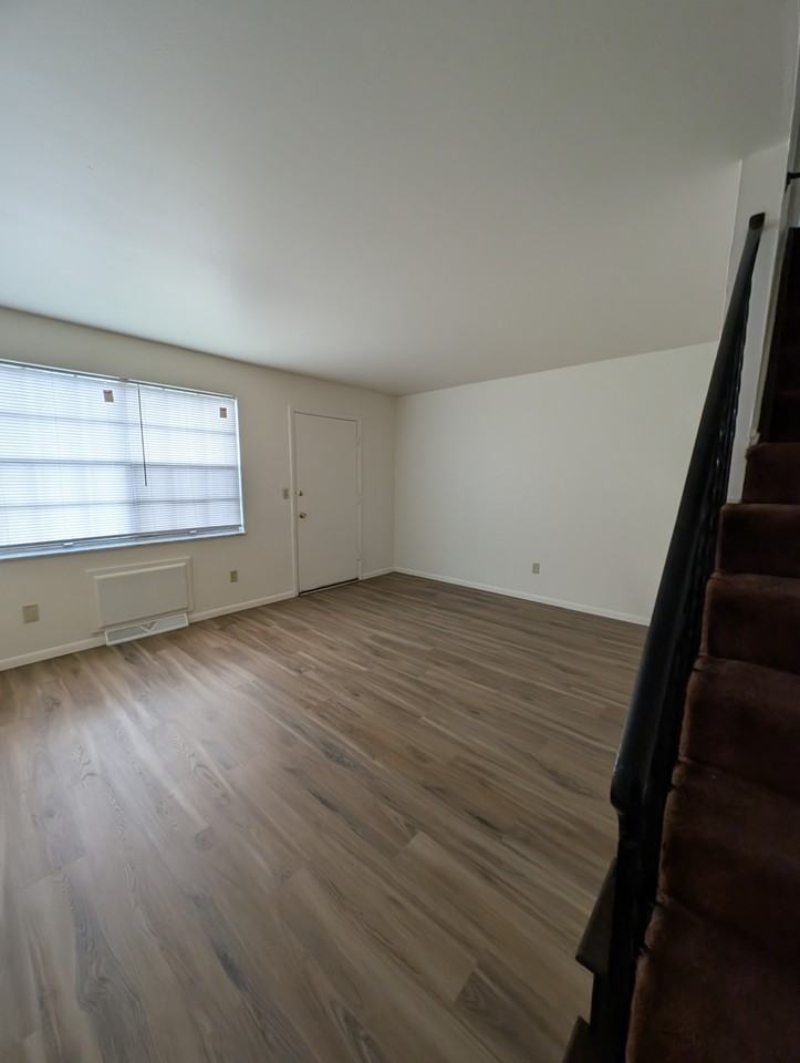 1202B Kelburn Rd #1202B - Photo 5 of 11