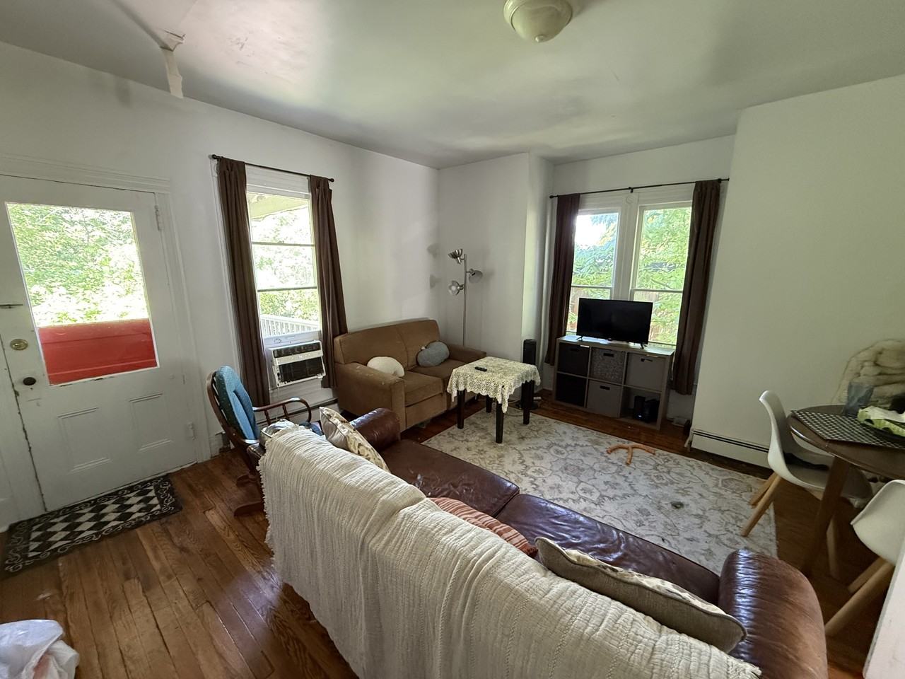 512 University Avenue - Photo 5 of 10