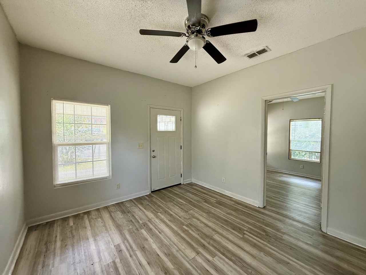 911 7th Street #1 - Photo 6 of 16