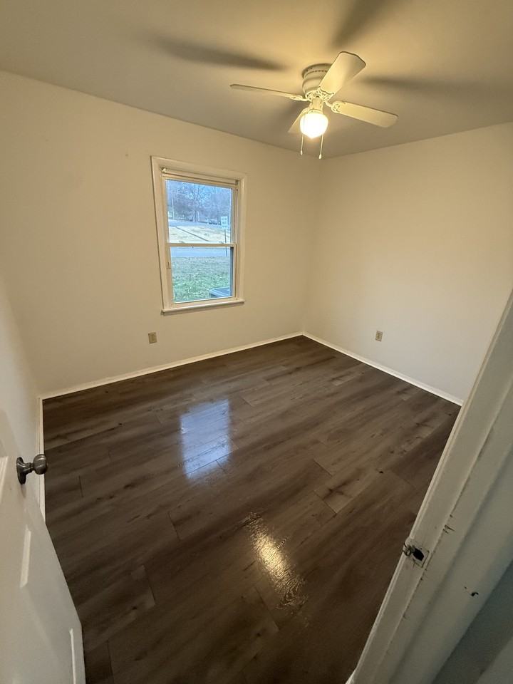 Sugarmill Cir #D - Photo 3 of 8