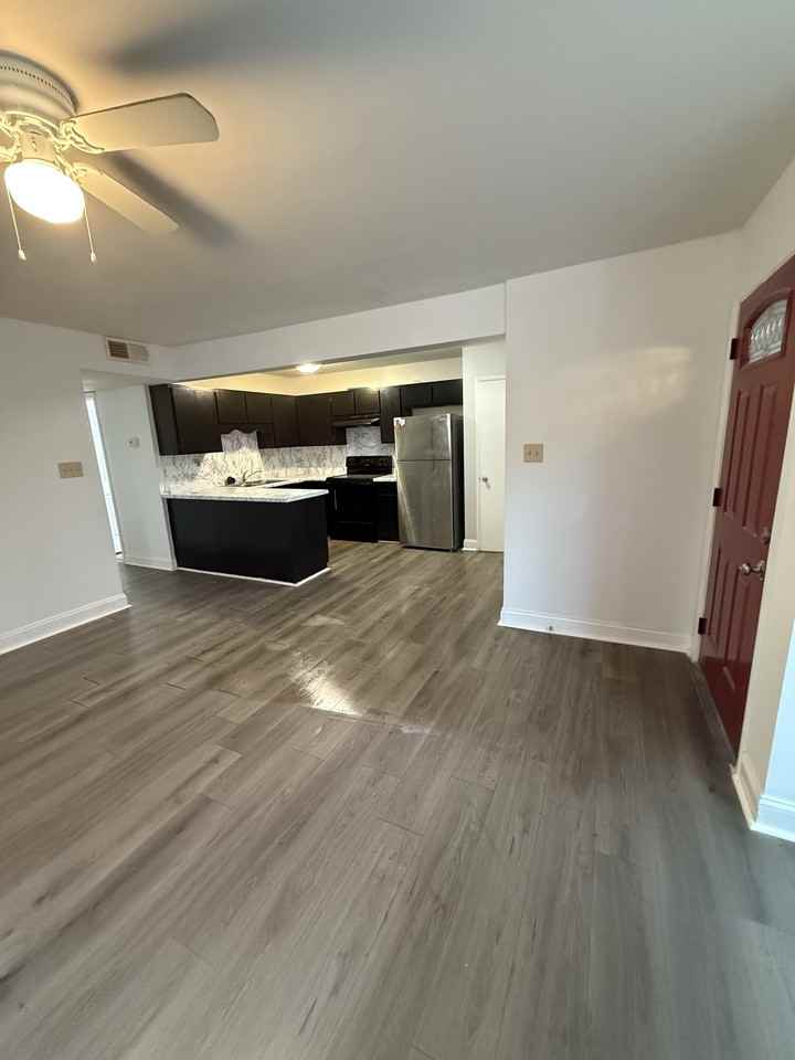 Sugarmill Cir #D - Photo 6 of 8