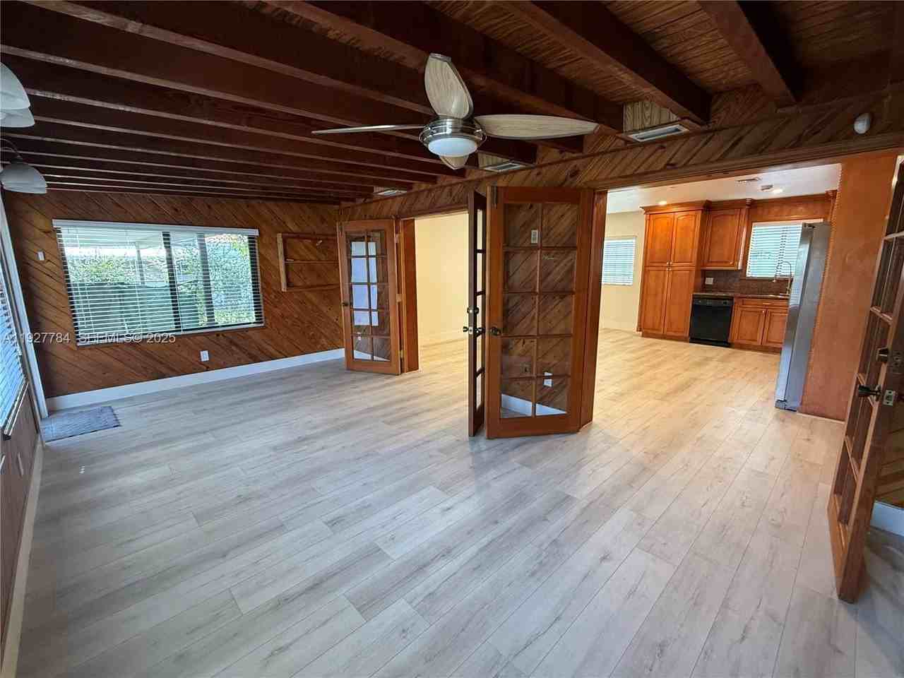 5900 Sw 6th St - Photo 7 of 18