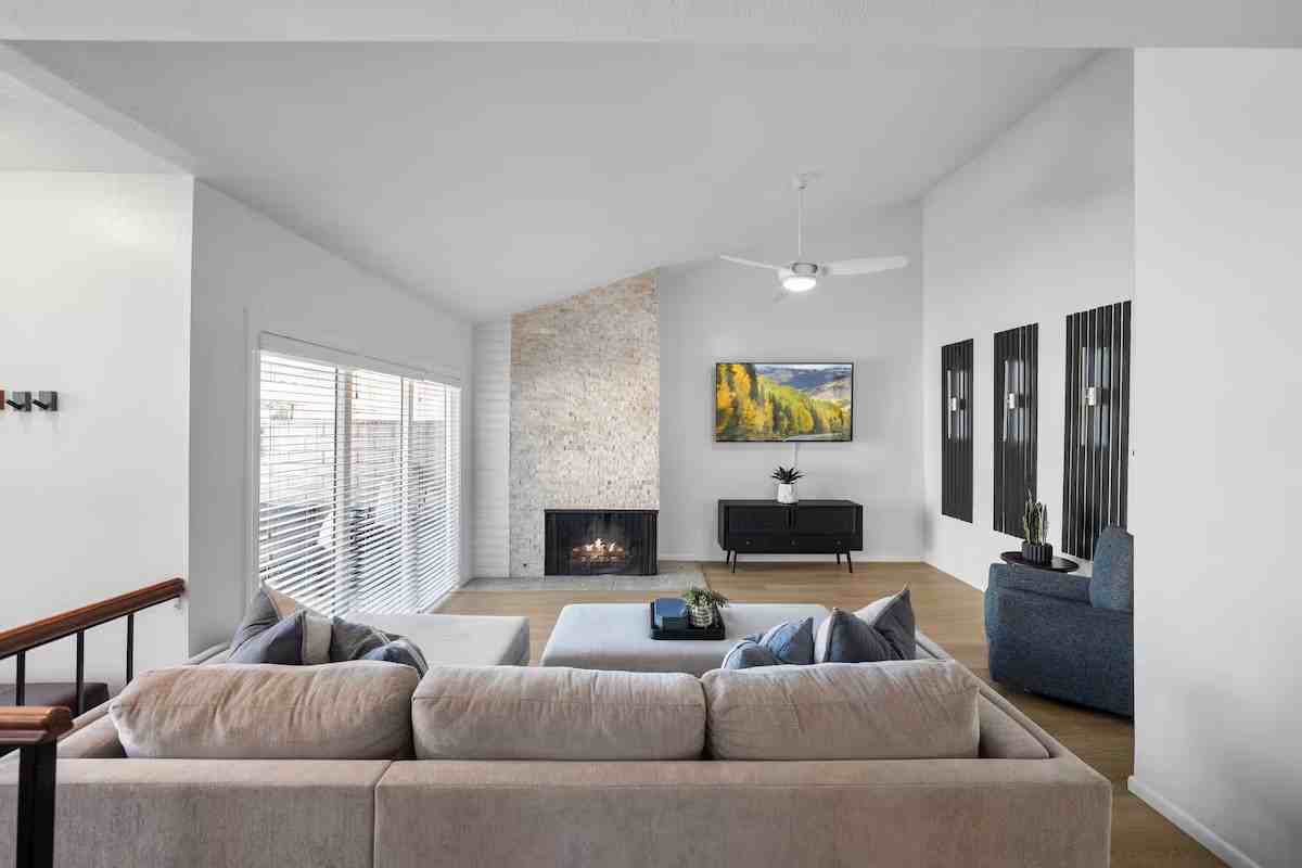 2718 Nectarine Ave #1 - Photo 4 of 9