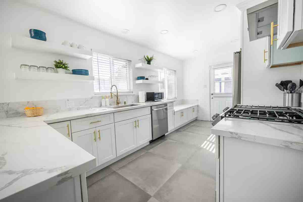 3538 Roslyn St #1 - Photo 3 of 13