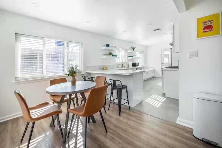 3538 Roslyn St #1 - Photo 4 of 13