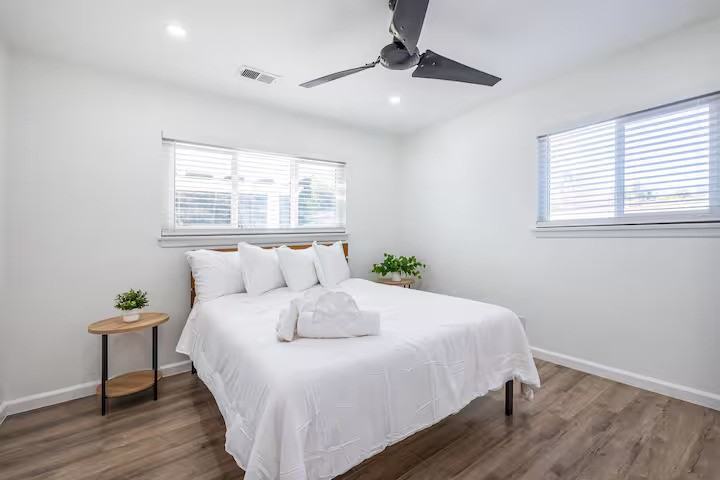 3538 Roslyn St #1 - Photo 6 of 13