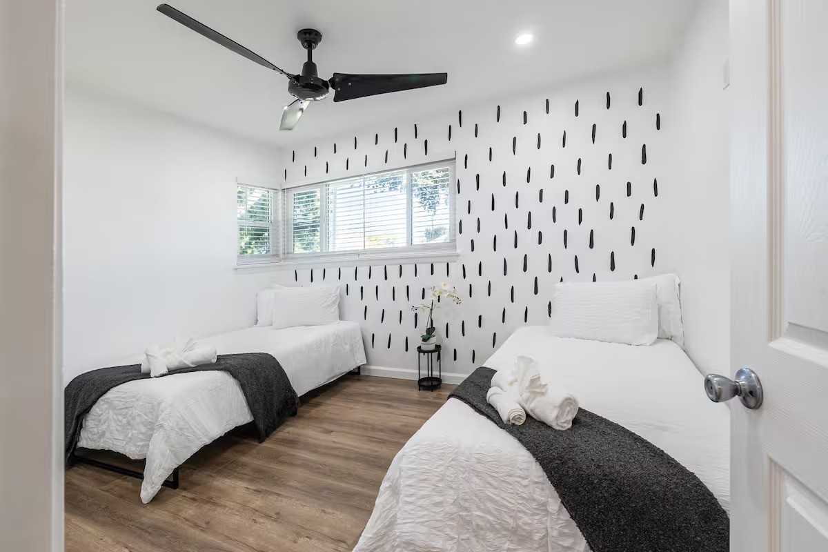 3538 Roslyn St #1 - Photo 7 of 13