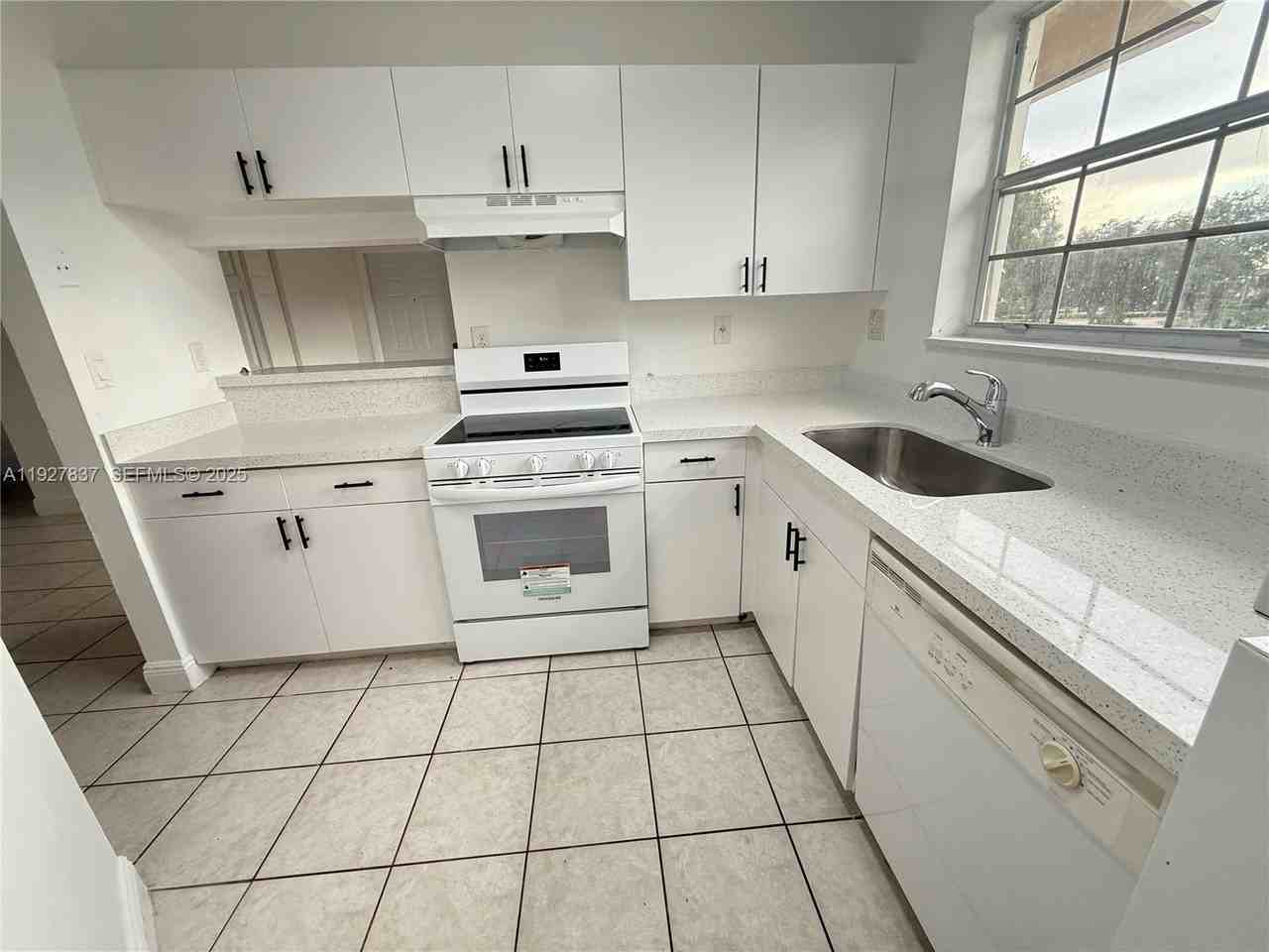 1971 Northwest 96th Terrace #9G - Photo 2 of 17