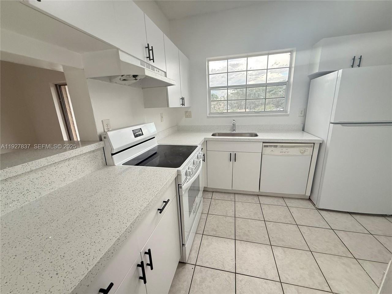 1971 Northwest 96th Terrace #9G - Photo 3 of 17