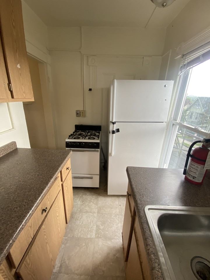 133 Linden Avenue #1 - Photo 6 of 8