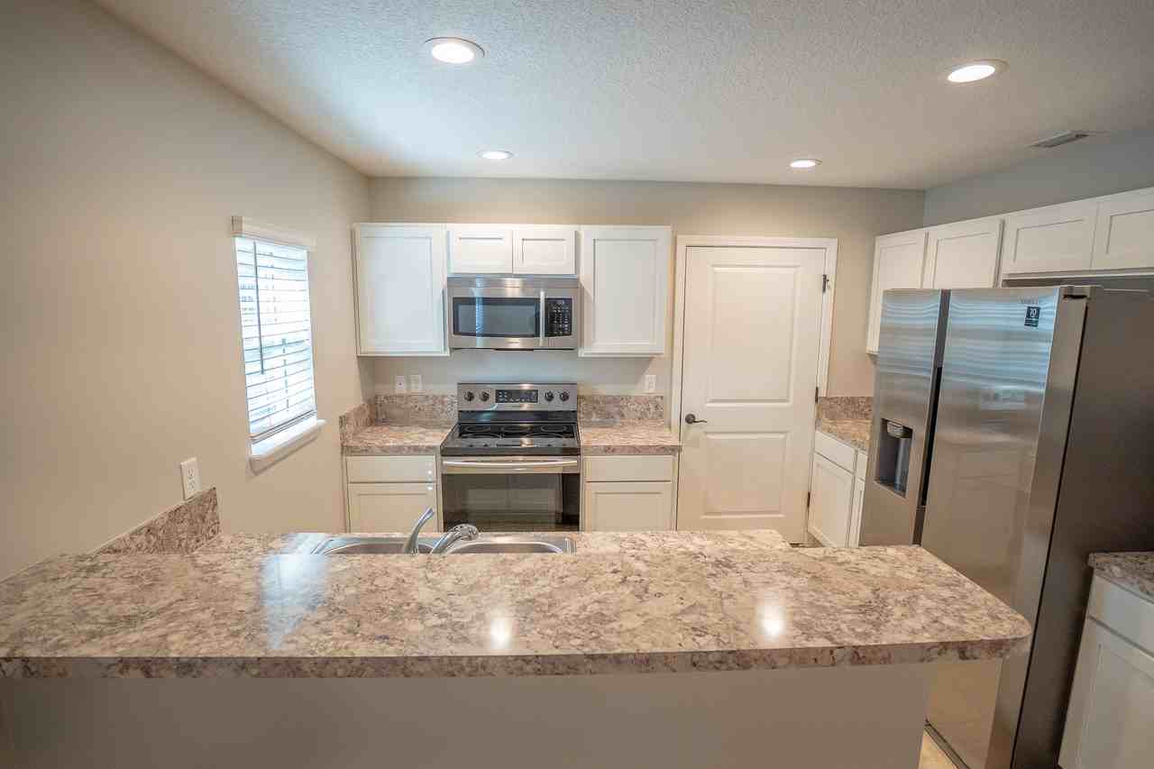 1233 Houston St #1 - Photo 5 of 13