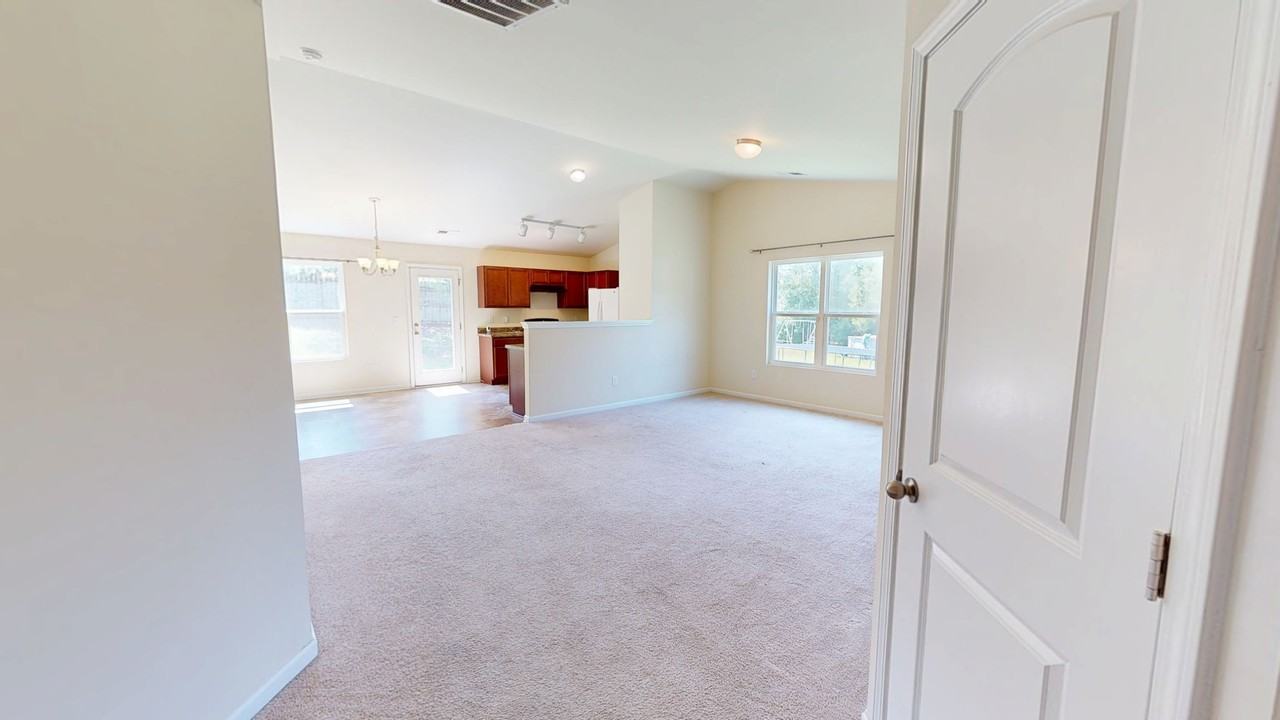 121 Queens Circle #1 - Photo 3 of 9