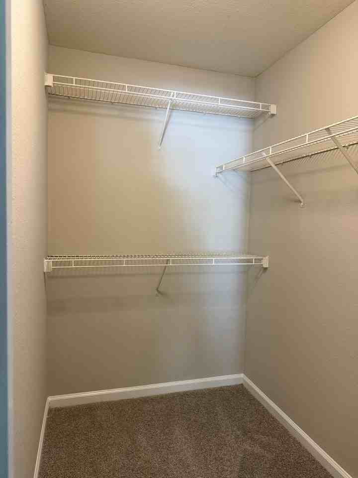 37 Hamiltons Harbor Dr #37-609 - Photo 7 of 8