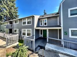 featured image of 2127 12th St #C210