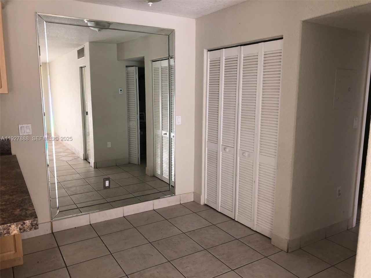 10744 N Kendall Dr #M16 - Photo 7 of 21
