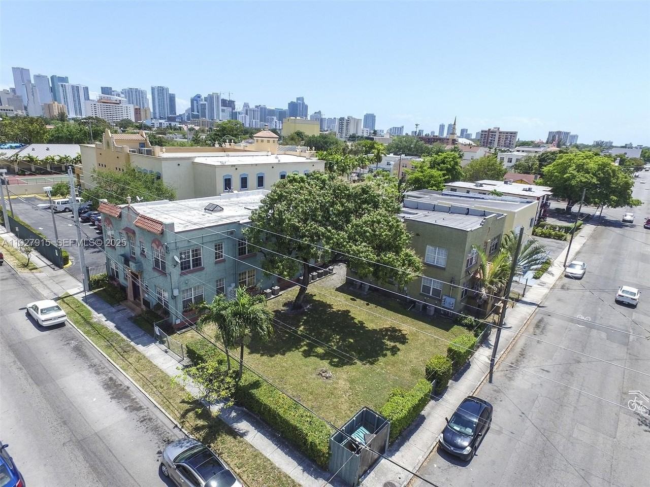 237 Northwest 10th Avenue #1 - Photo 2 of 15