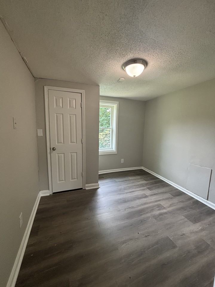 4009 Grasselli Avenue Southwest #1 - Photo 5 of 9