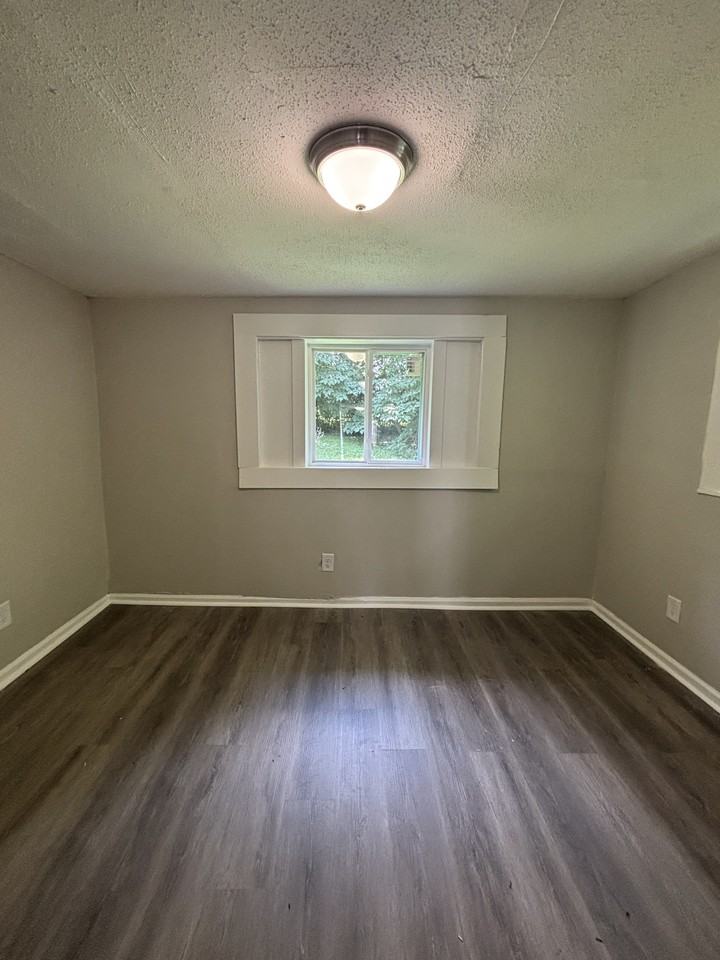 4009 Grasselli Avenue Southwest #1 - Photo 6 of 9