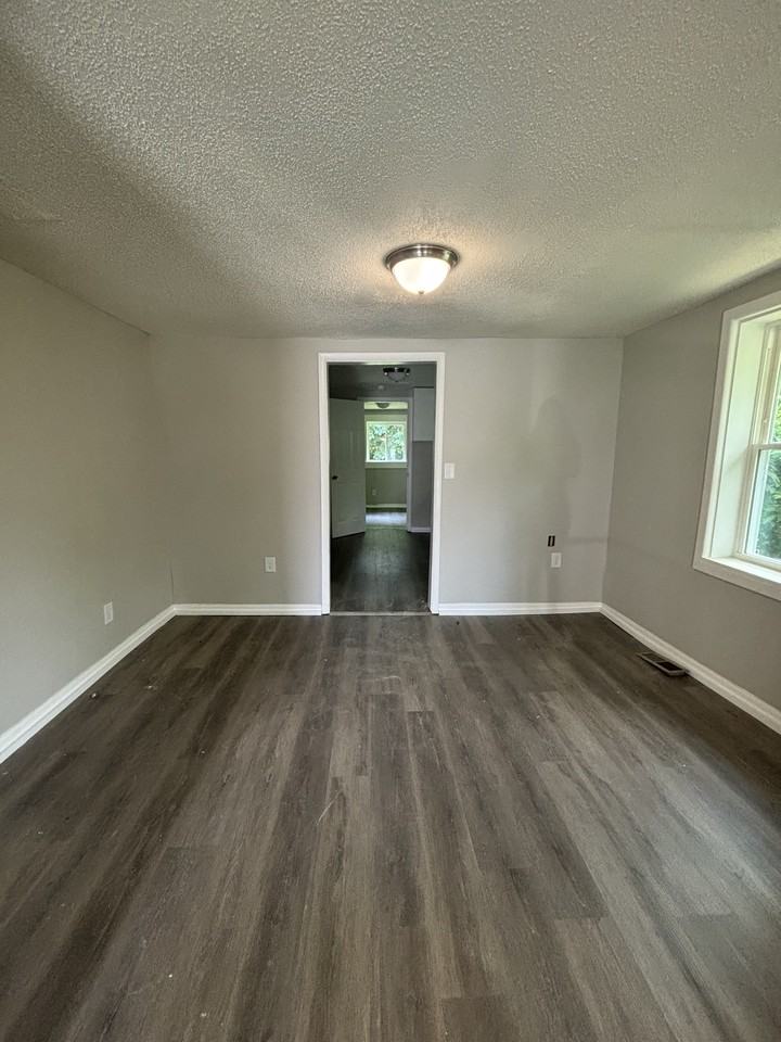 4009 Grasselli Avenue Southwest #1 - Photo 7 of 9