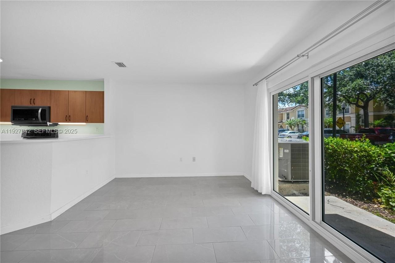 12832 Southwest 30th Street #118 - Photo 6 of 29