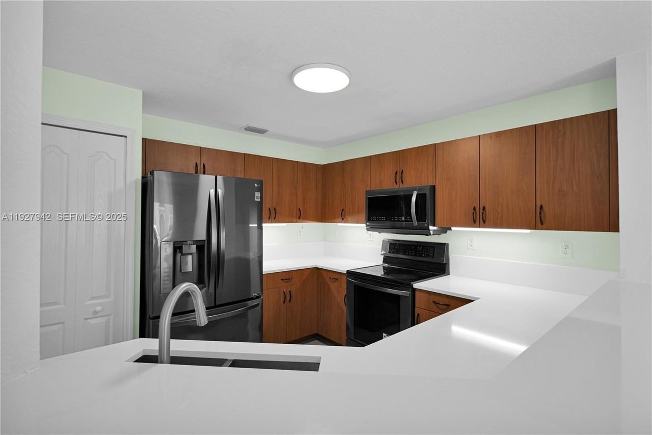 12832 Southwest 30th Street #118 - Photo 7 of 29