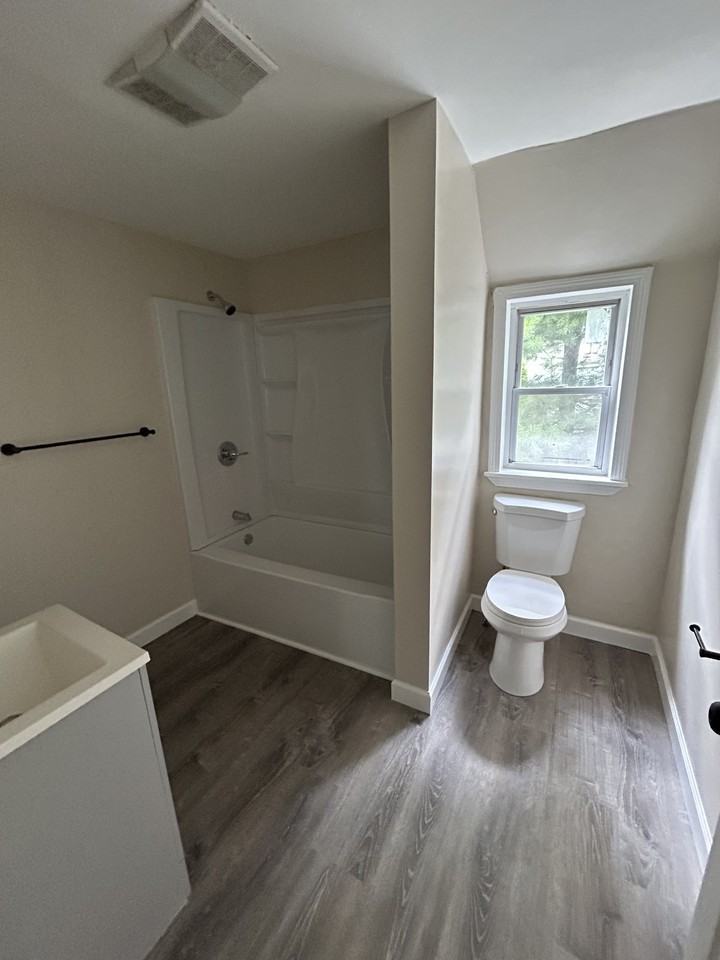 187 Broad St #2 - Photo 5 of 8