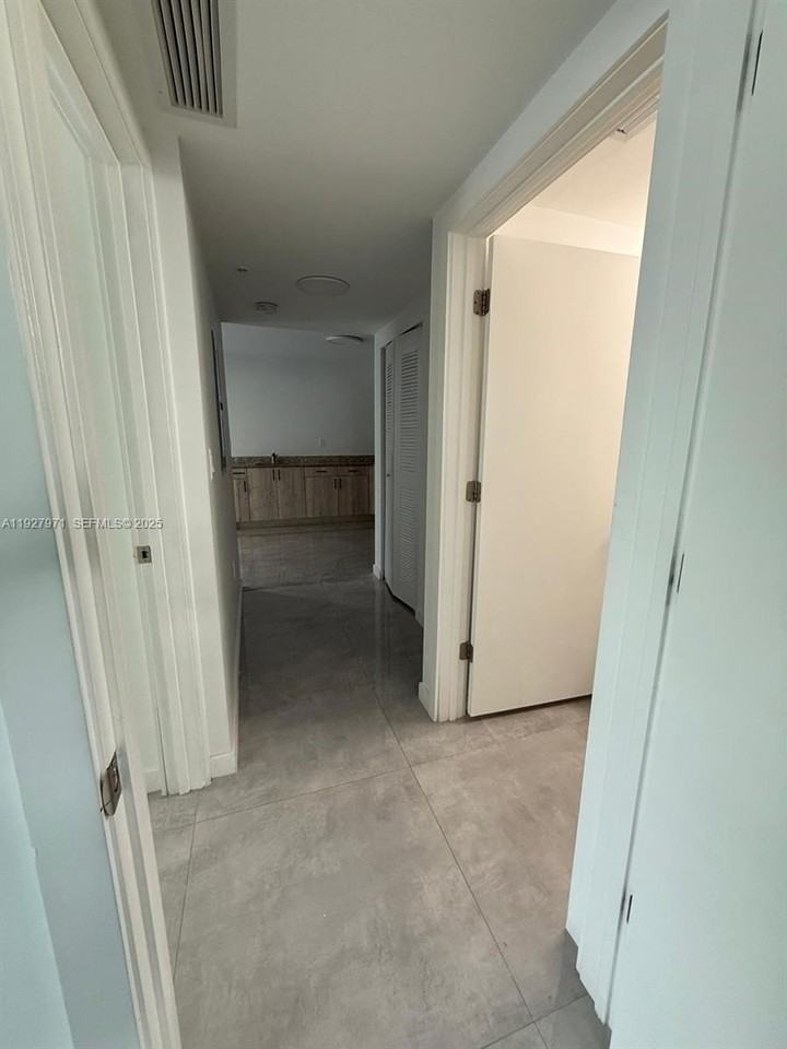 14752 Northeast 6th Avenue #205 - Photo 5 of 10