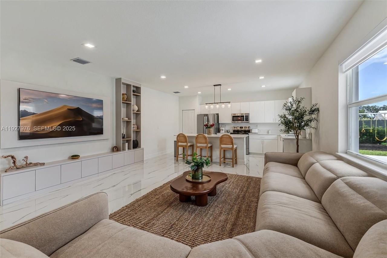 16753 Southwest 290th Street #NA - Photo 5 of 22