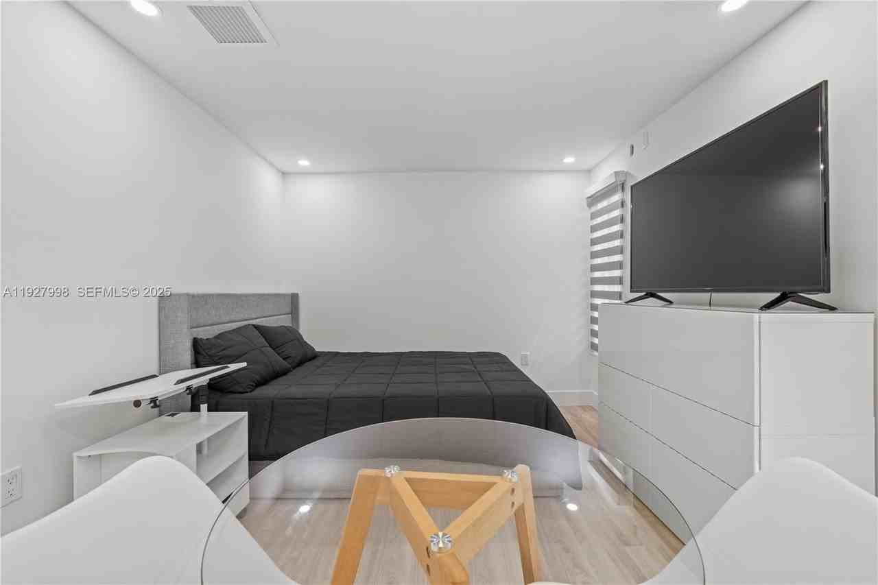 5855 Sw 62nd St #1 - Photo 6 of 13