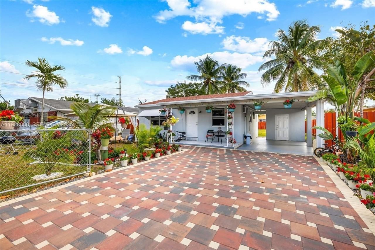 2210 Roosevelt Street - Photo 2 of 18