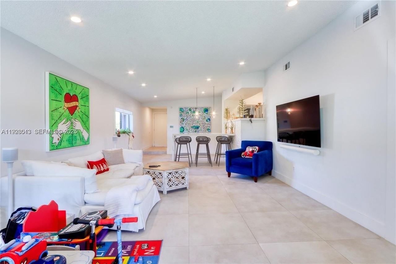 10478 Southwest 75th Lane #10478 - Photo 2 of 42