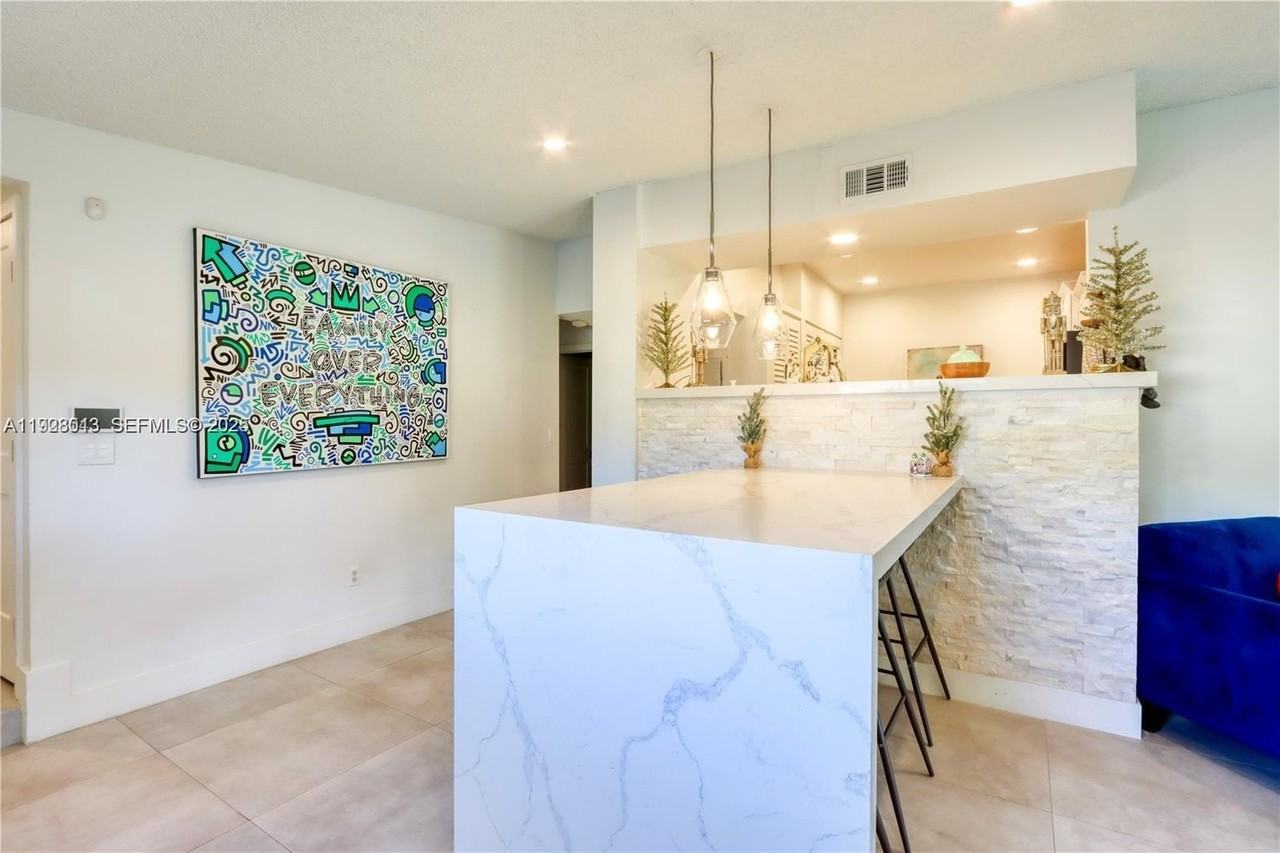 10478 Southwest 75th Lane #10478 - Photo 5 of 42