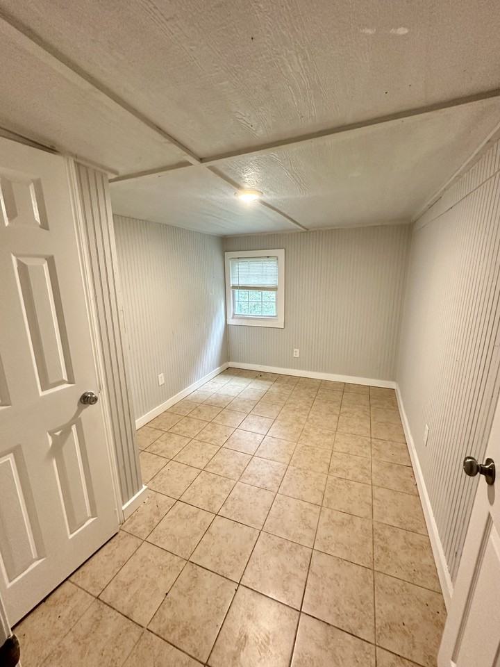 1206 15th St #1 - Photo 4 of 8