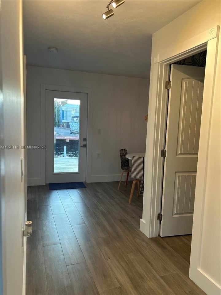 826 Bonito Ln - Photo 5 of 19