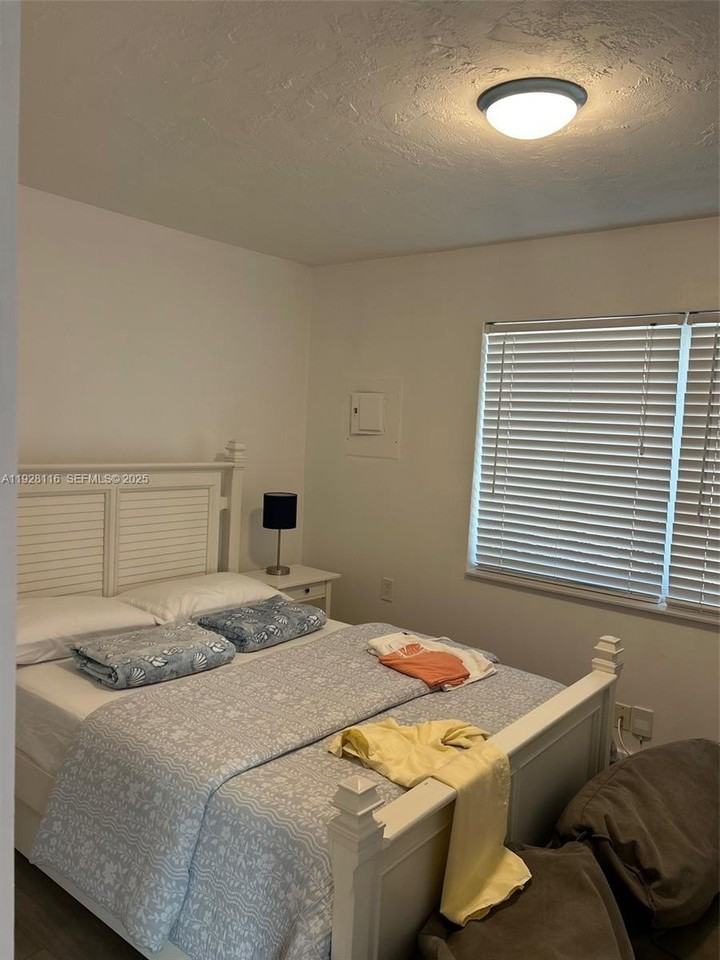 826 Bonito Ln - Photo 7 of 19