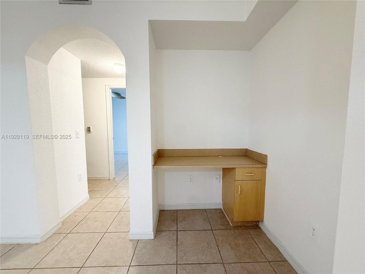 308 Belmont Ln #308 - Photo 5 of 32