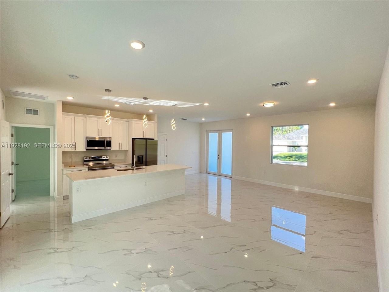 2910 Flora Avenue North - Photo 7 of 33