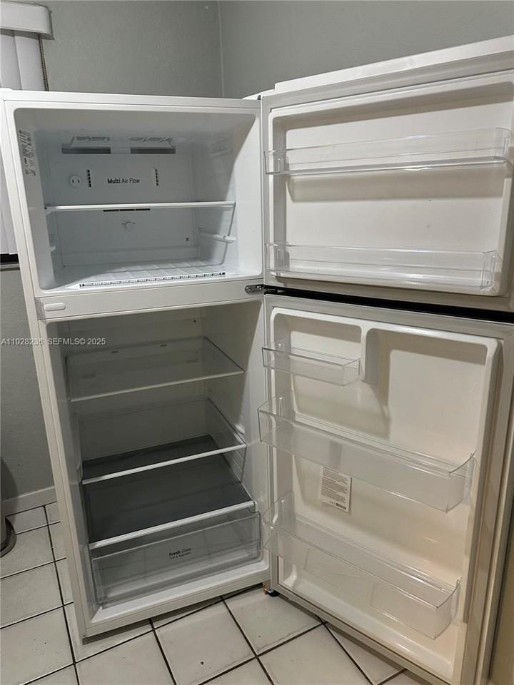 85 W 55th St - Photo 4 of 6