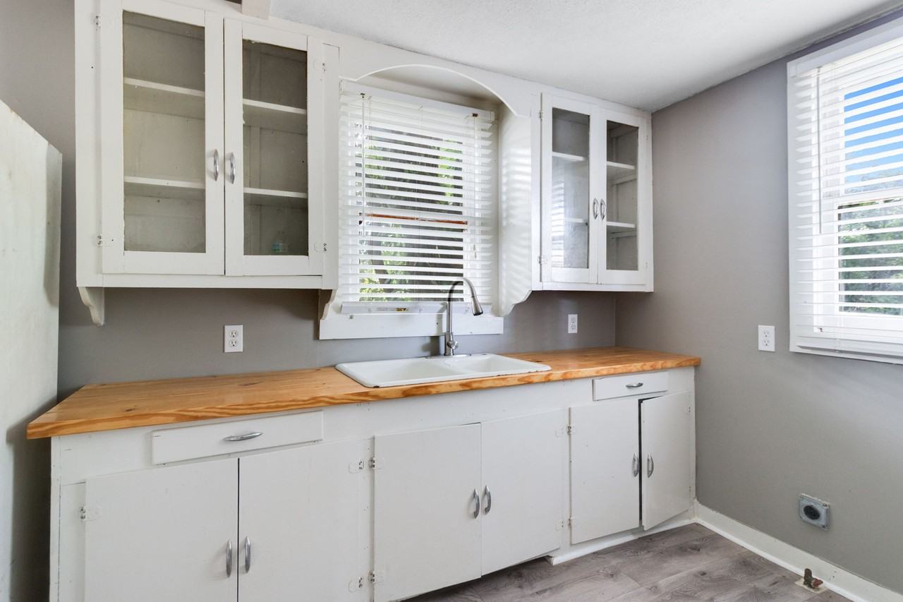 206 Hobson St #1 - Photo 2 of 15