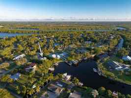 featured image of 3842 Sw Saint Lucie Ln #0