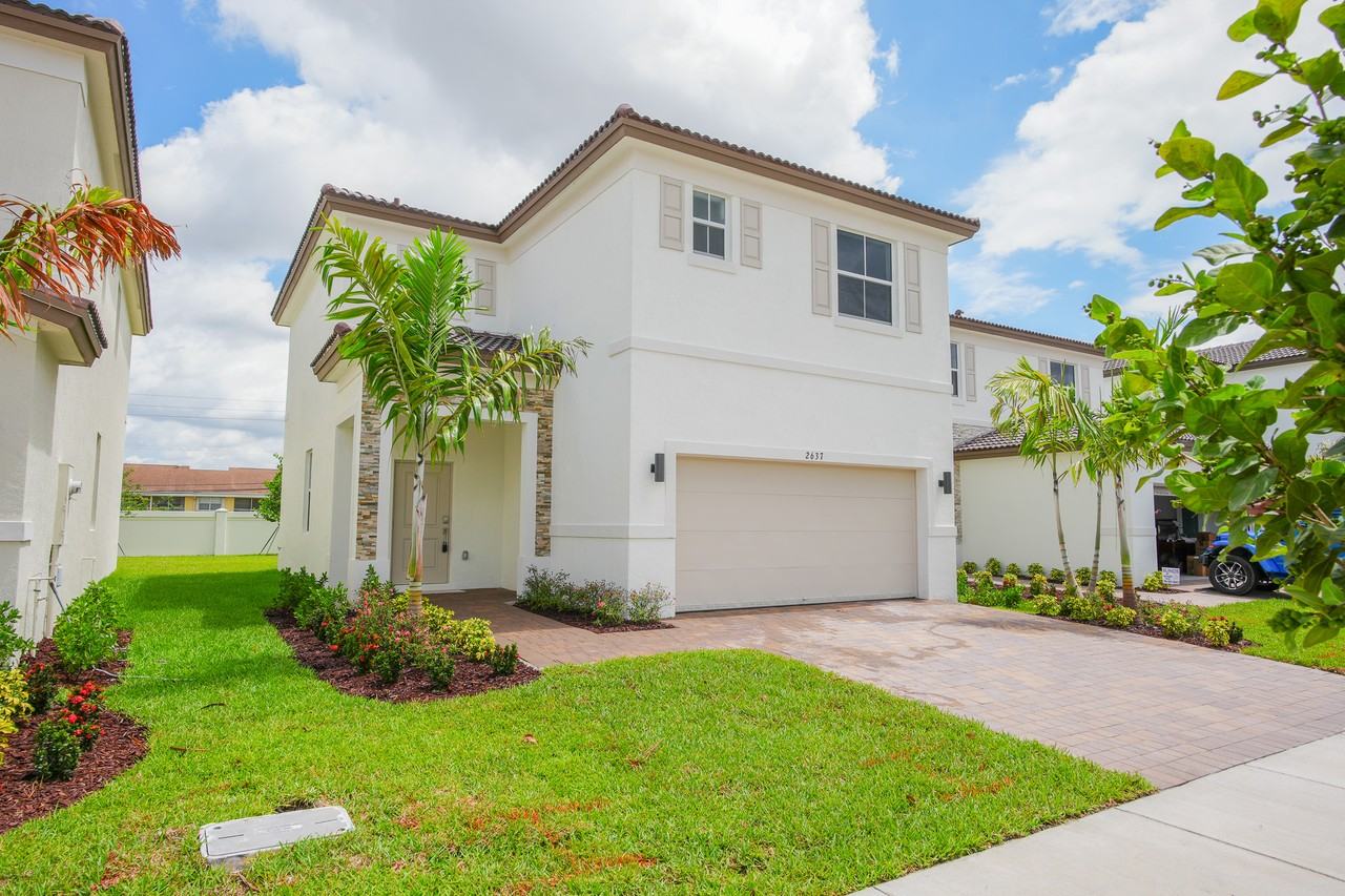 2637 Palm Drive #1 - Photo 3 of 44