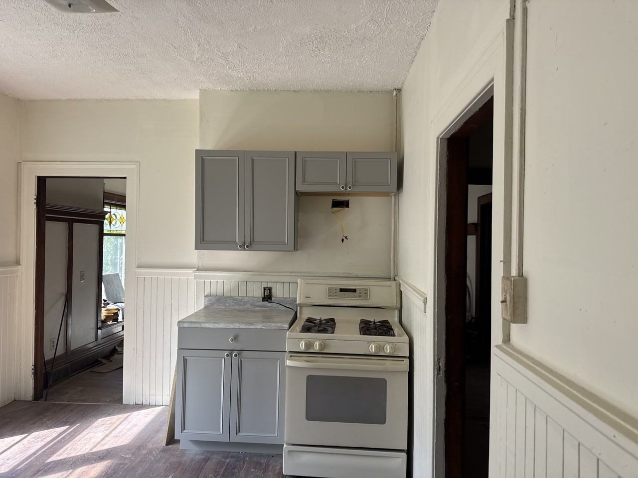 150 Kenwood Ave #2 - Photo 5 of 7