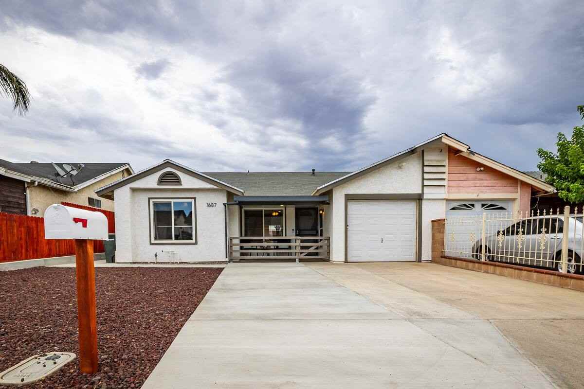 1687 Sycamore St #1 - Photo 2 of 9