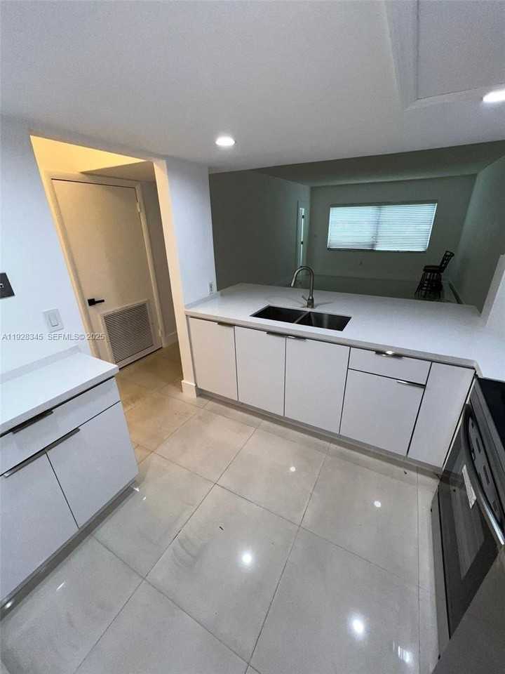 2810 Ne 201st Ter #G107 - Photo 3 of 23