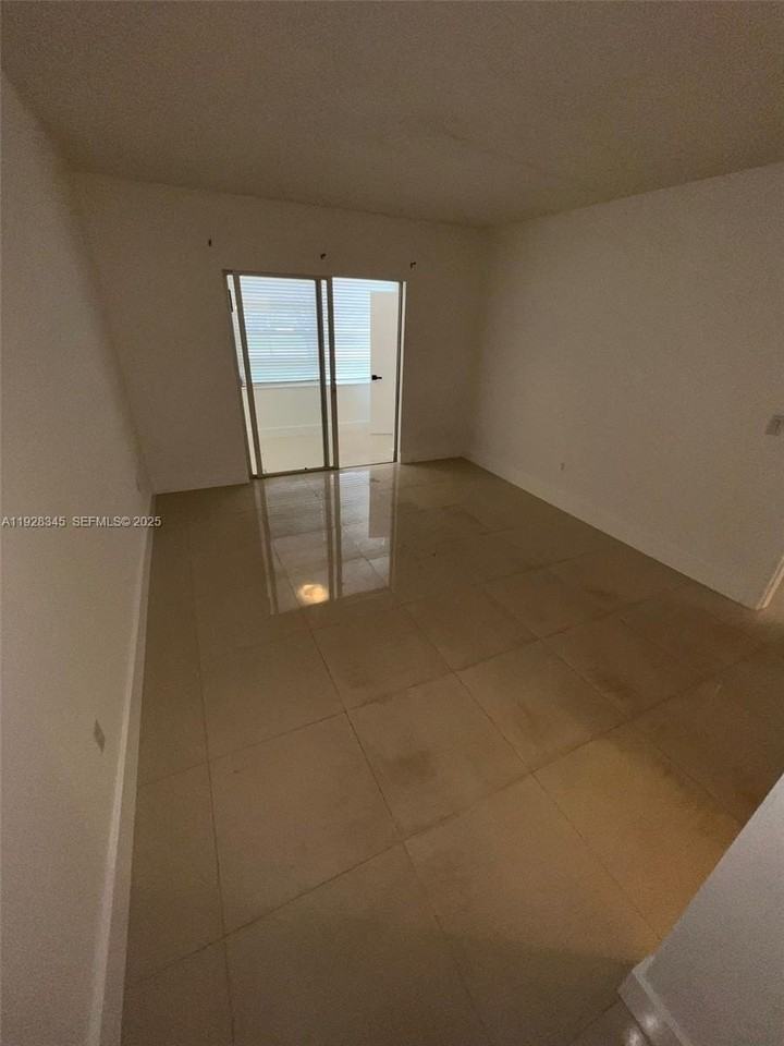 2810 Ne 201st Ter #G107 - Photo 6 of 23