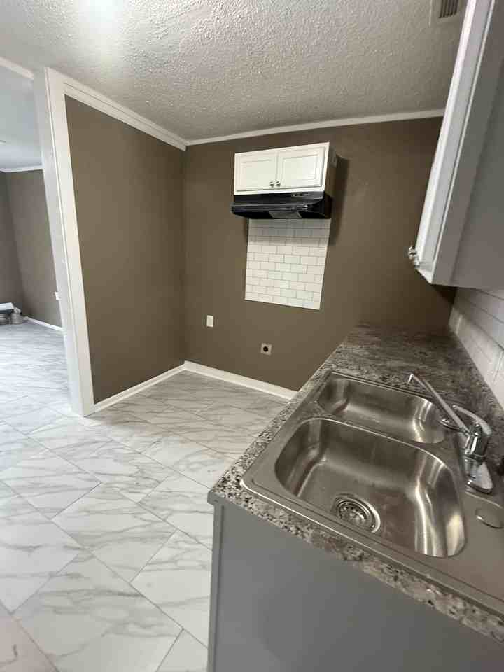 2352 Hubbard Avenue #1 - Photo 3 of 4